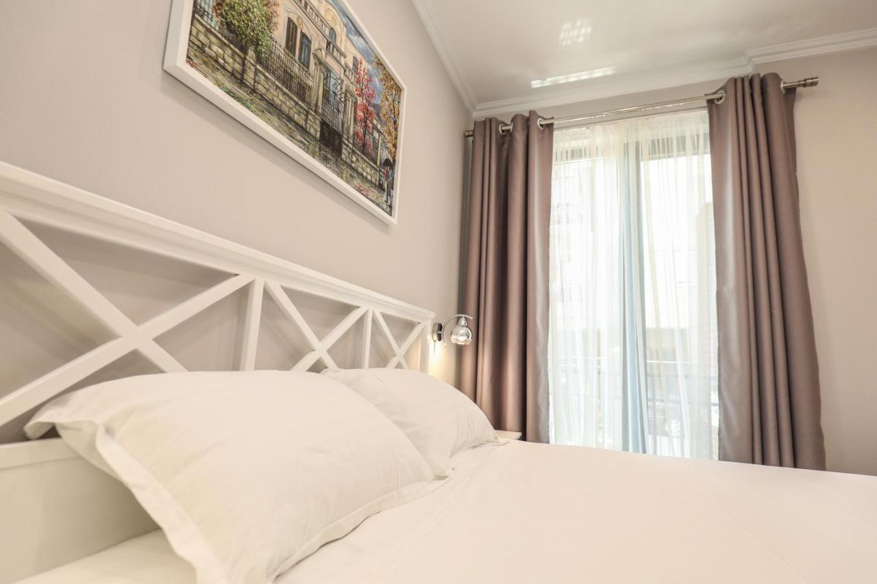 Hotel Peroni Korce Esterno foto