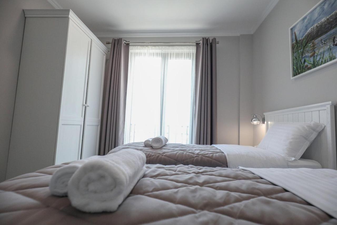 Hotel Peroni Korce Esterno foto