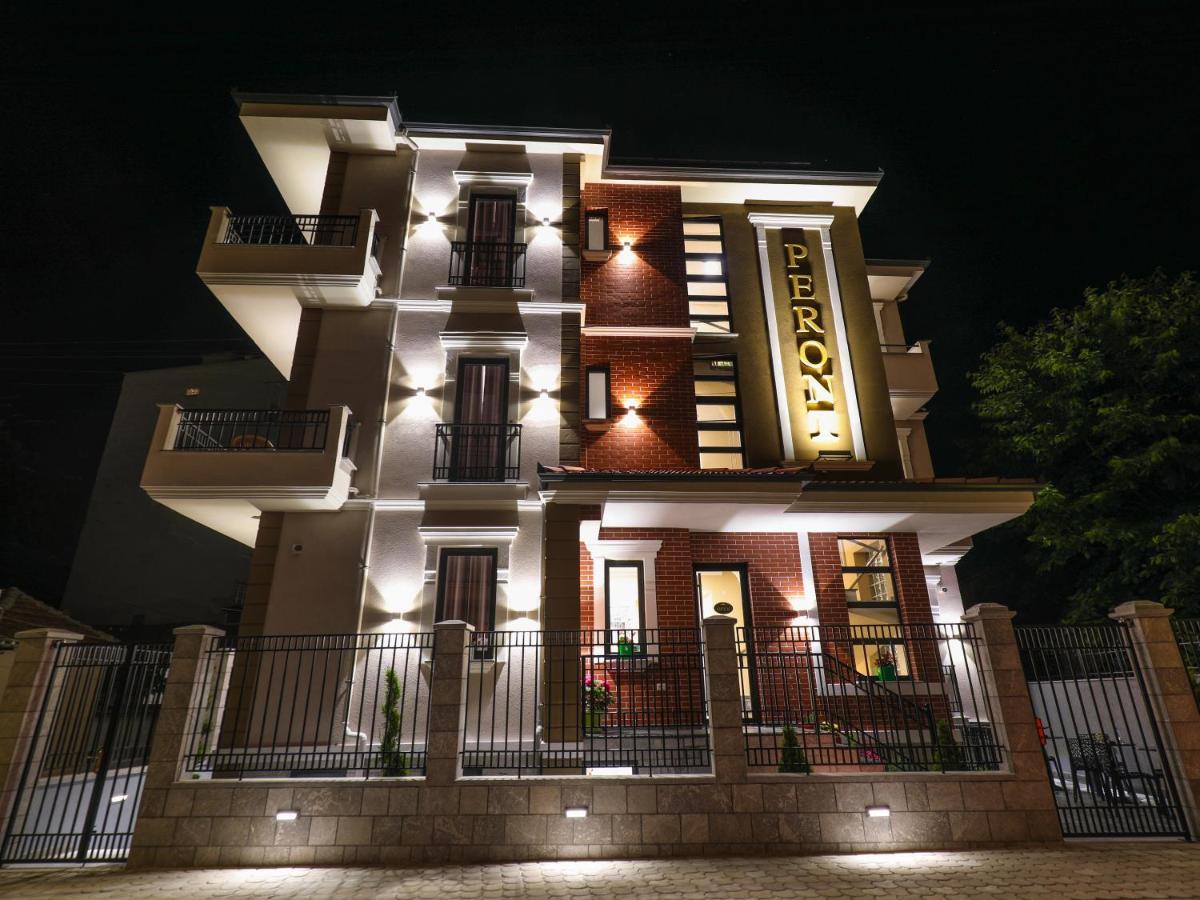 Hotel Peroni Korce Esterno foto