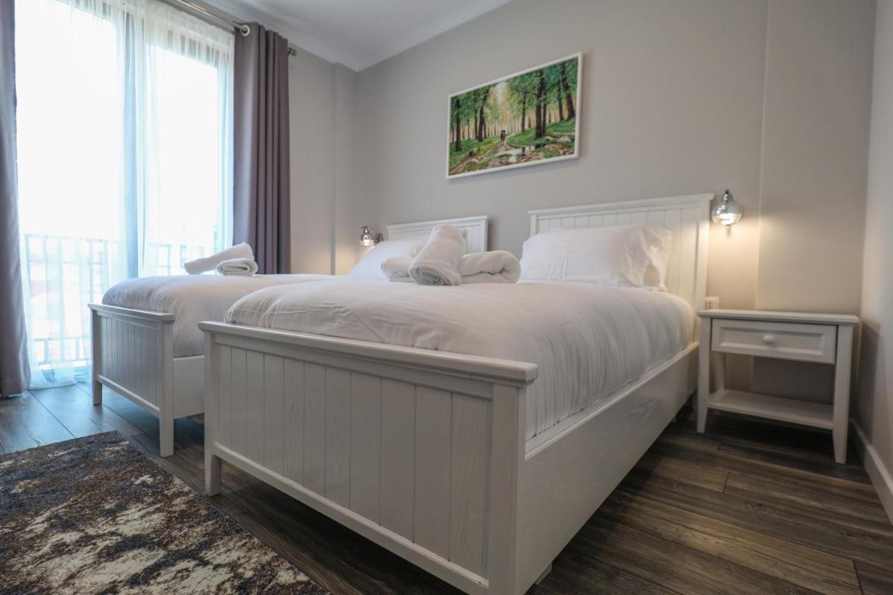 Hotel Peroni Korce Esterno foto