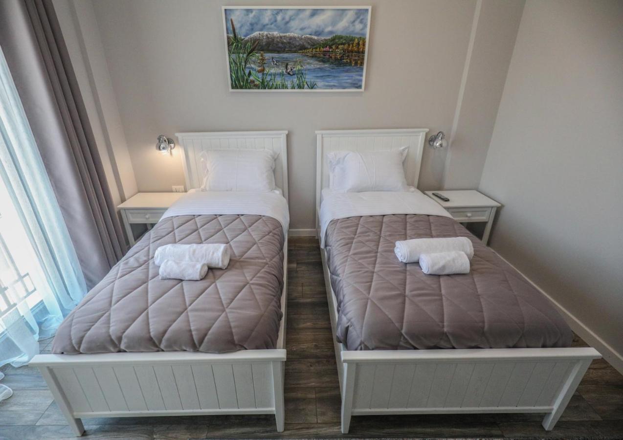 Hotel Peroni Korce Esterno foto
